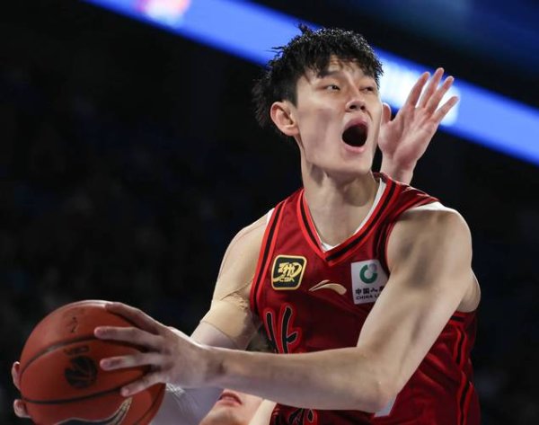 尊龙凯时网址 周琦14+16广东轻取首钢夺9连胜 曾凡博11+7